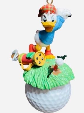 1994 Teed-Off Donald (Mickey & Co Treasury of Christmas) VINTAGE Enesco